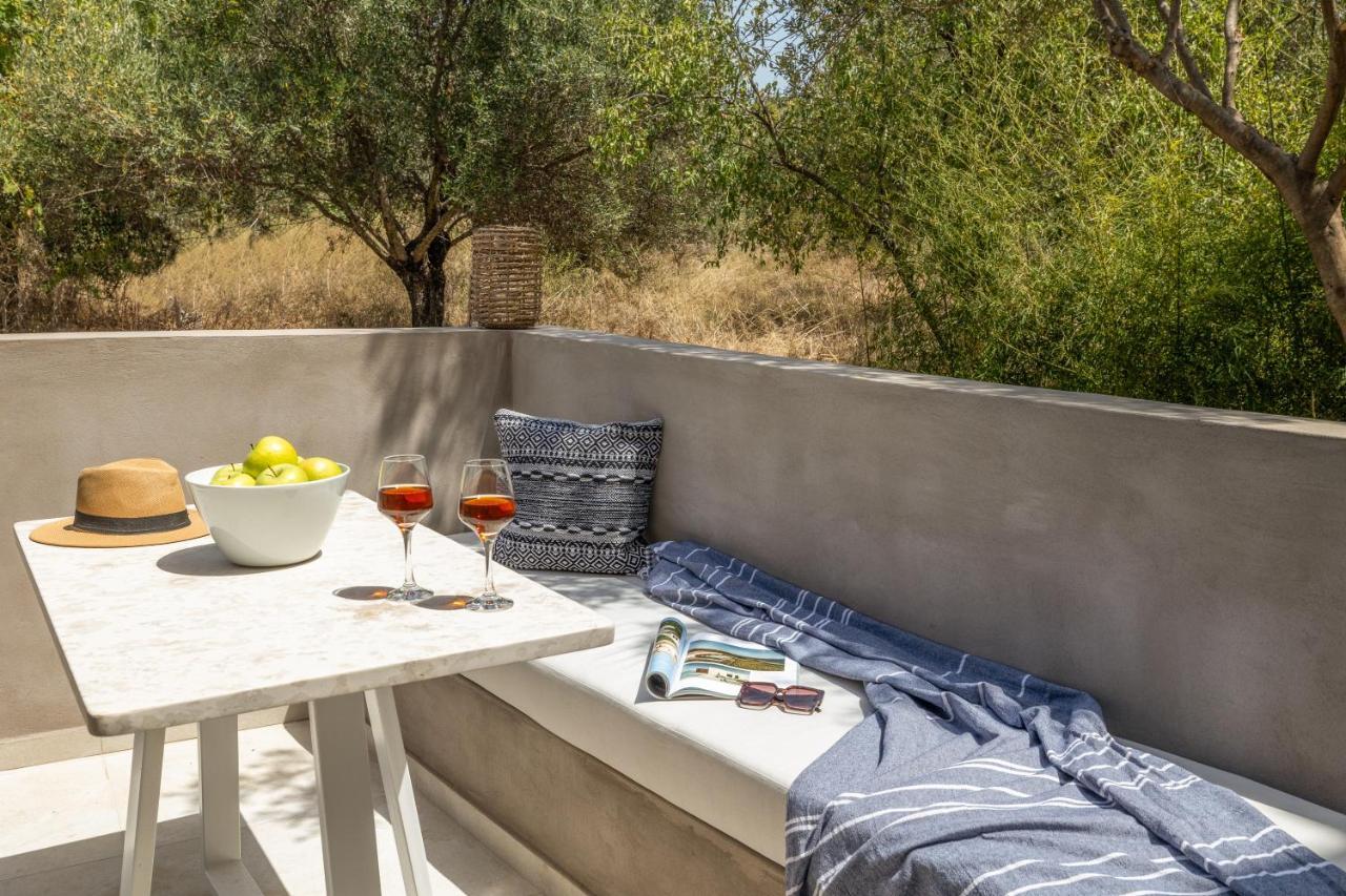 Topos Suites Lassi  Exterior photo